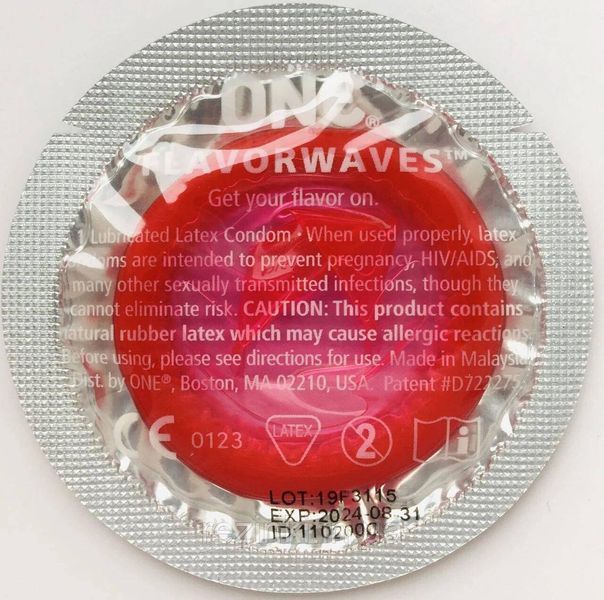 Презервативи ONE Flavorwaves Chocolate Strawberry - З ароматом шоколаду і полуниці 11 фото