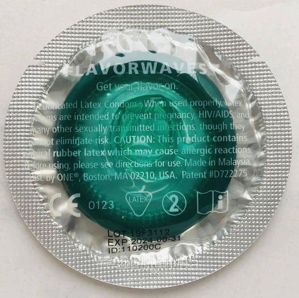 Презервативы ONE FlavorWaves Mint Chocolate - С ароматом мяты и шоколада 14 фото